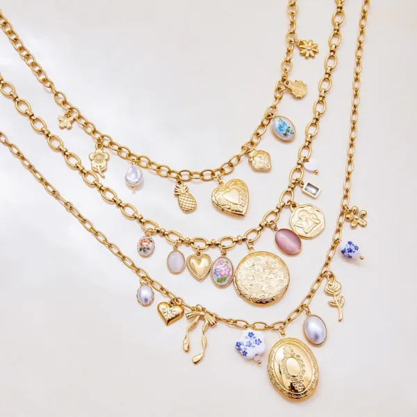 Minimalist Heart Pendant Necklace - Image 4