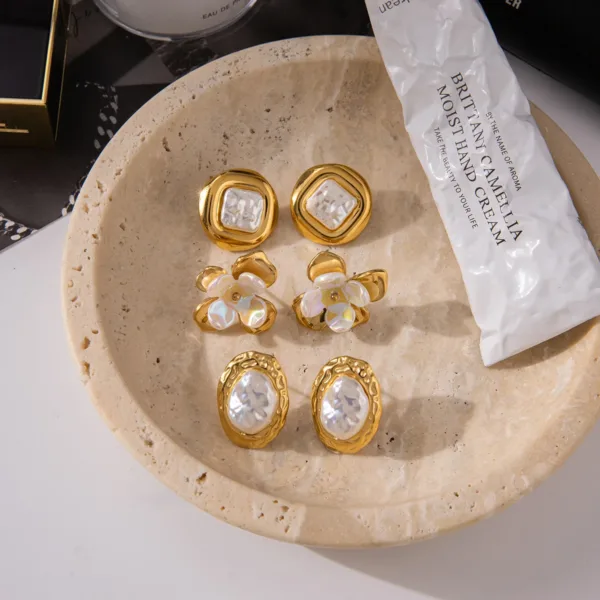 Elegant Pearl Floral Stud Earrings - Image 5