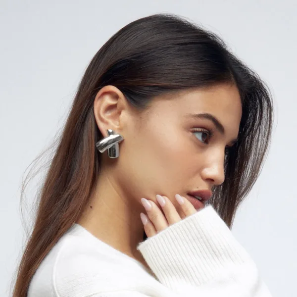 Colorblocked Chubby Stud Earrings - Image 4